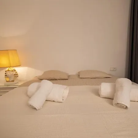 Beachfront Luxury Felicidad *