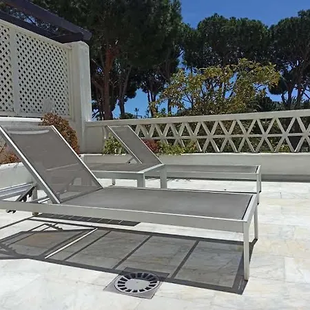Beachfront Luxury Felicidad Apartment Marbella
