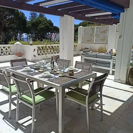 Beachfront Luxury Felicidad Apartment Marbella
